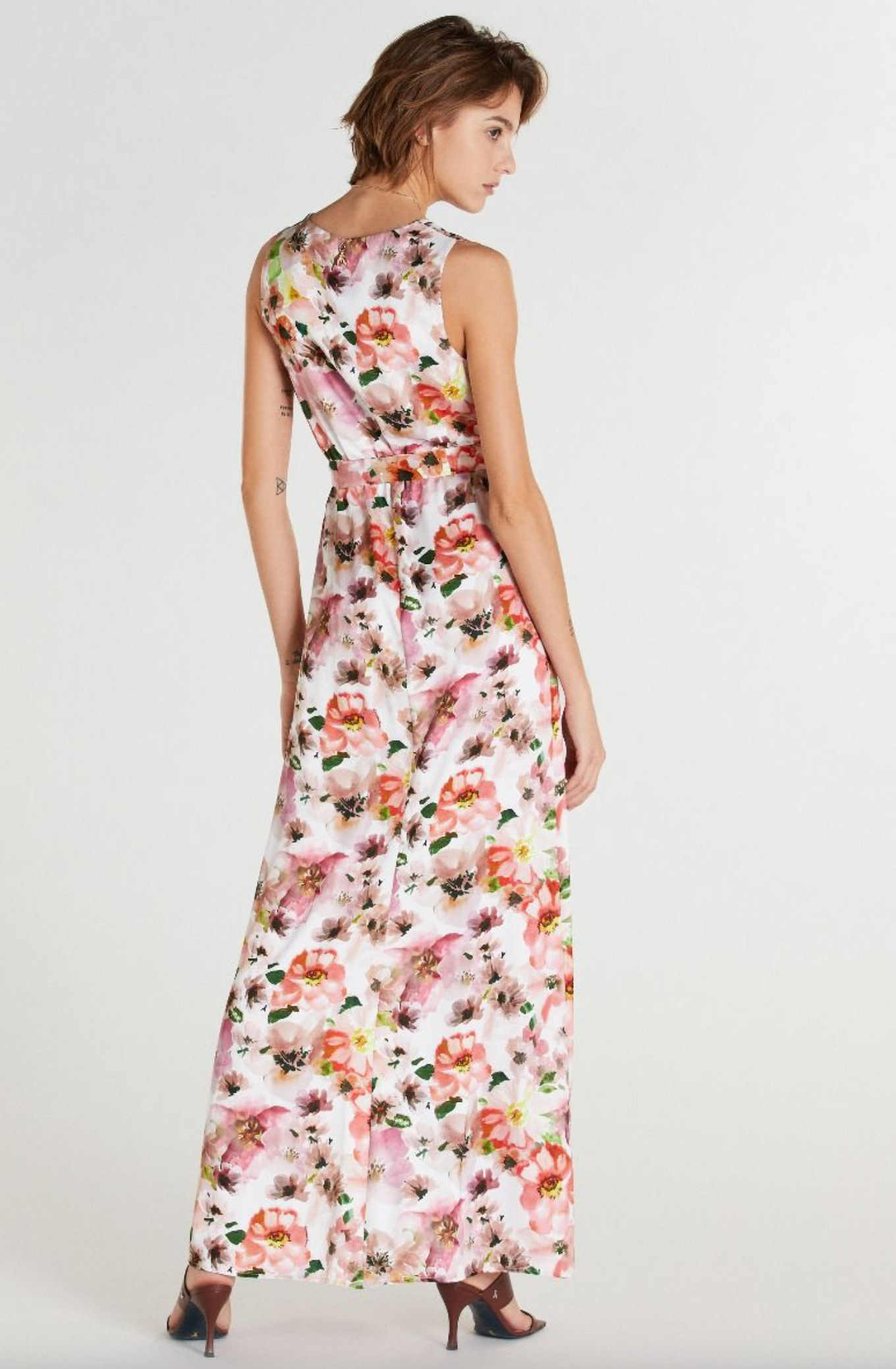 Elegant Floral Detail Dress in Pink