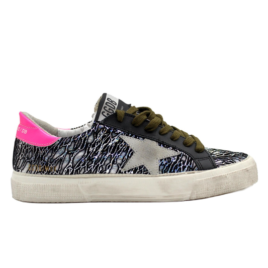 Chic Calfskin Low Sneakers with Suede Star