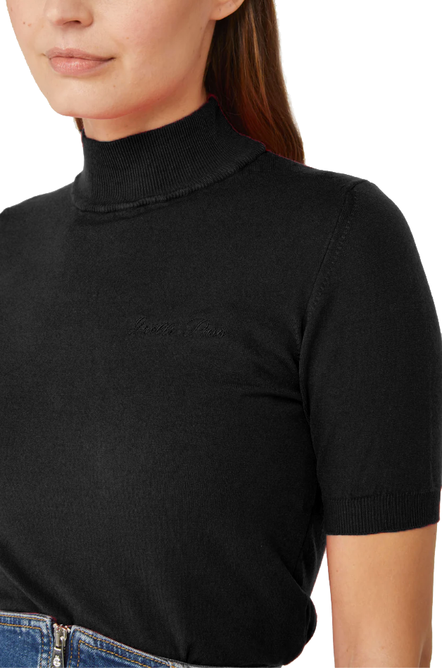 Elegant Turtleneck Sweater with Embroidered Logo