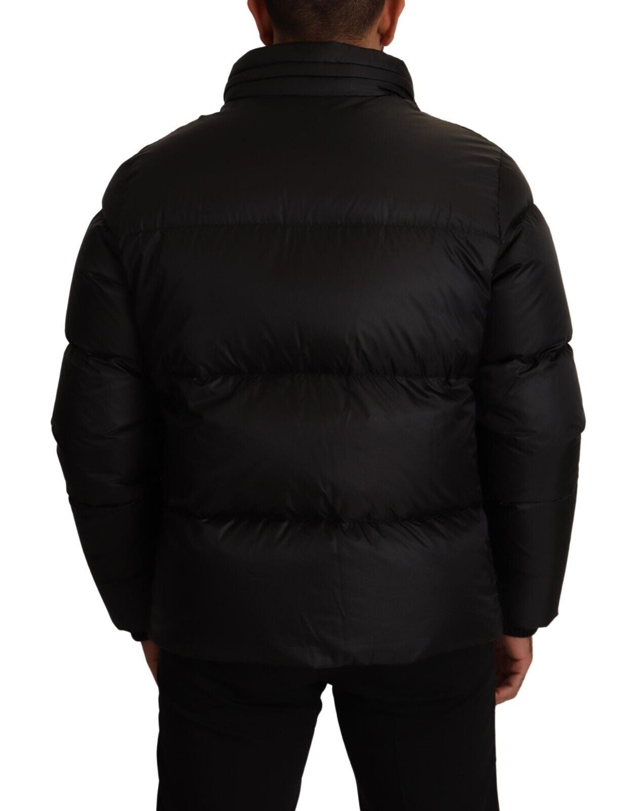 Sleek Black Puffer Jacket with Zipper Closure