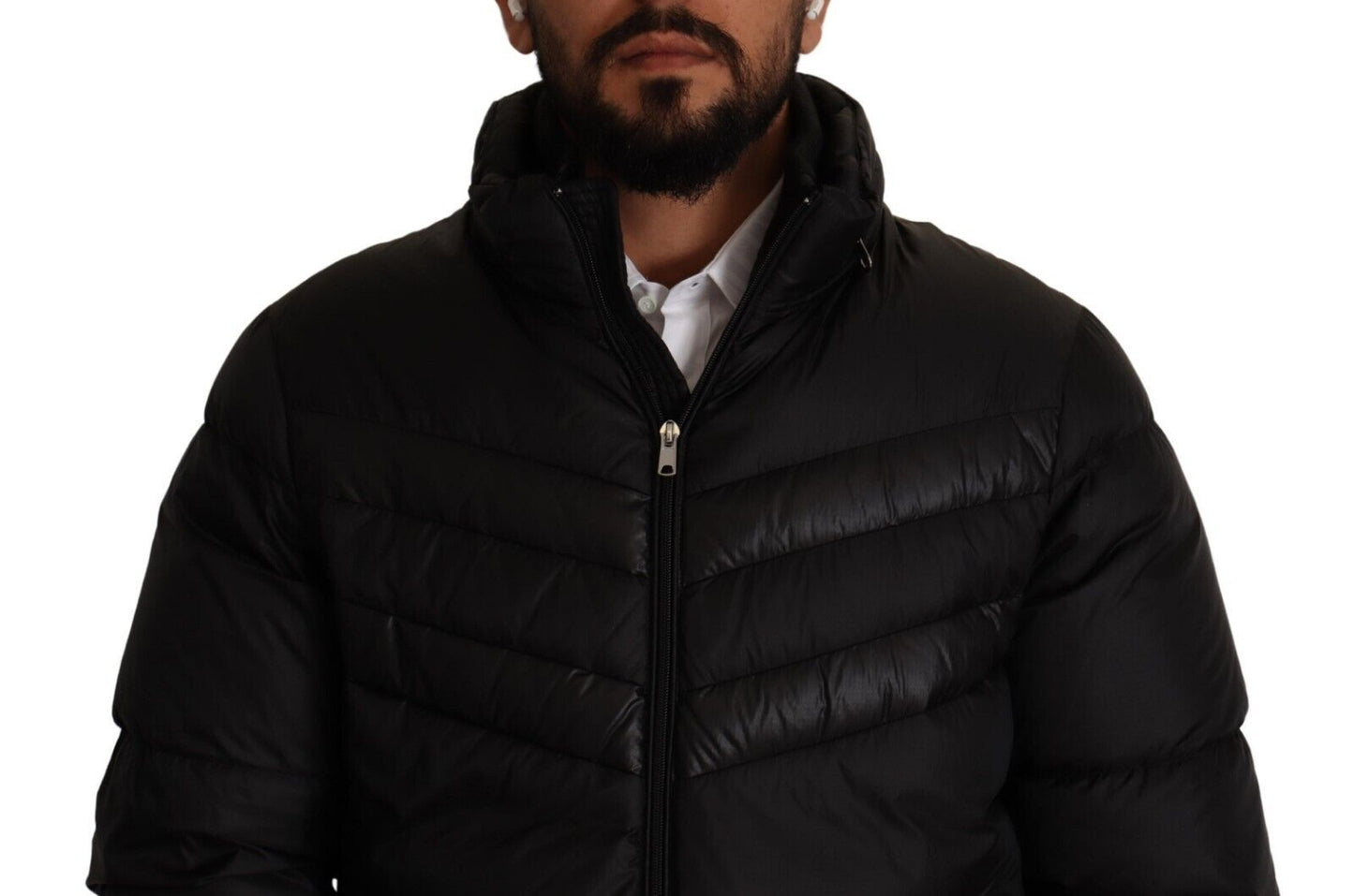 Sleek Black Puffer Jacket with Zipper Closure