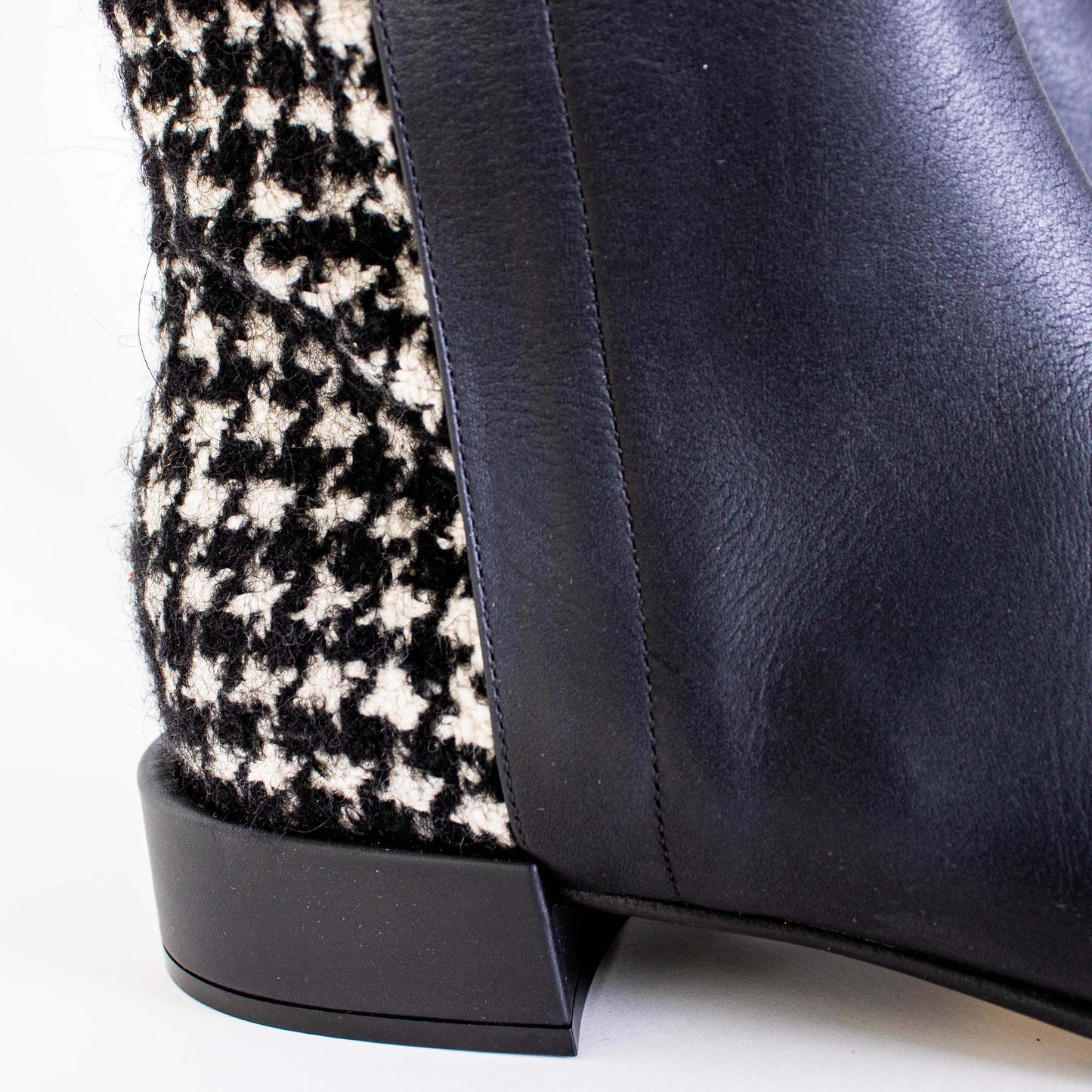 Elegant Black Leather Boots with Knit Detail