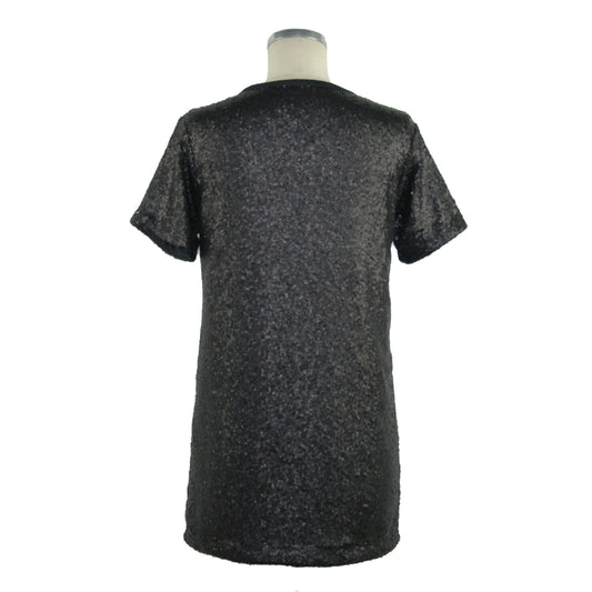 Chic Black Round Neck Tee for Her