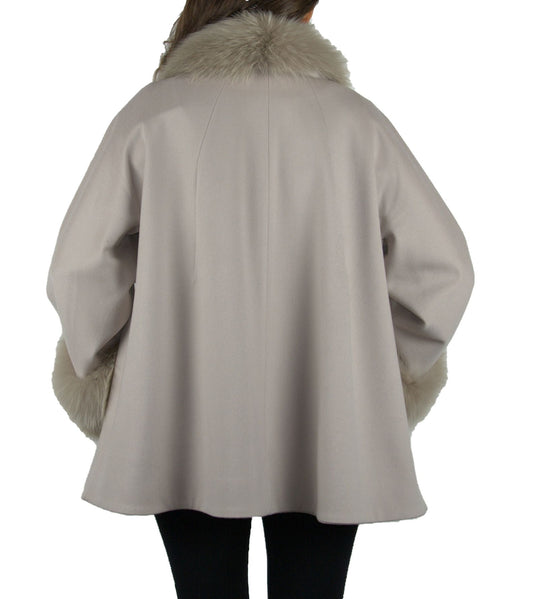 Elegant Beige Coat with Luxe Fox Fur Trim