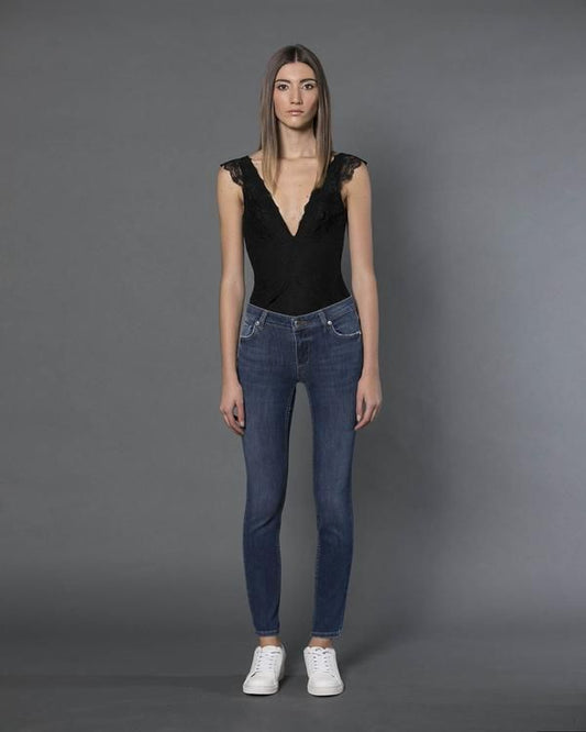 Chic Slim Low-Waist Guetta Jeans