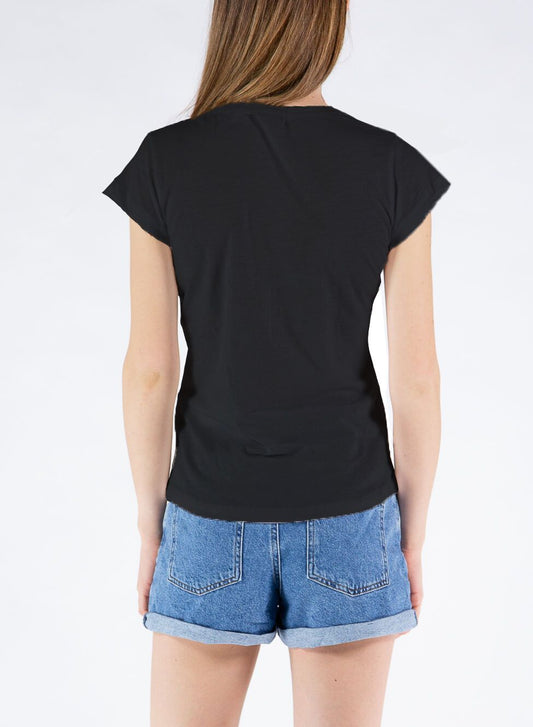 Chic Capri Design Regular Fit Tee