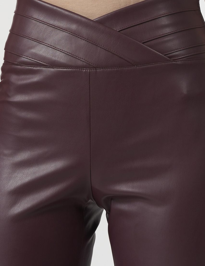 Eco-Leather Chic Cross Leggings in Purple