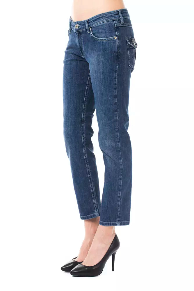 Chic Light Blue Capri Jeans with Button Details