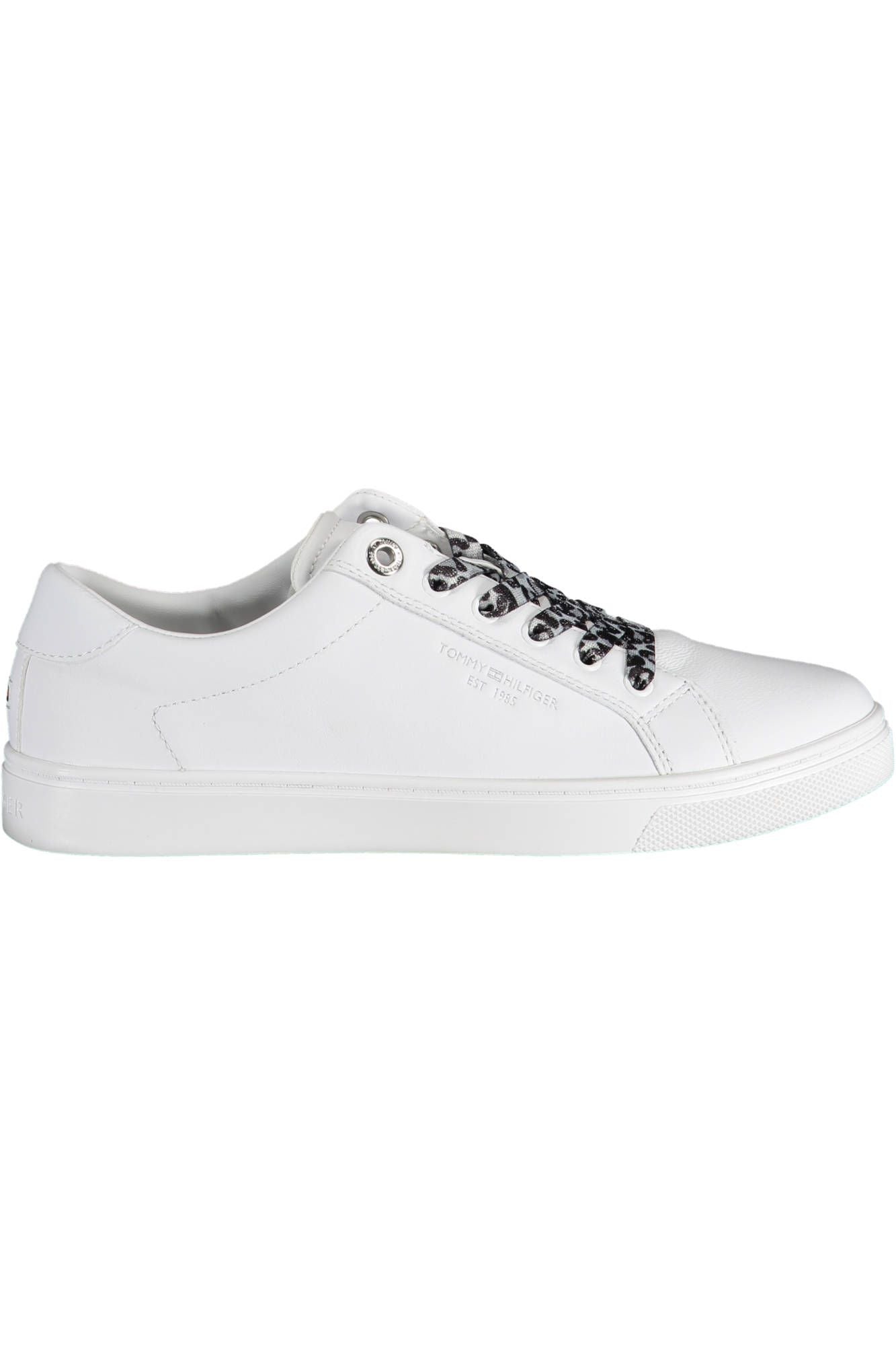 Sleek White Sports Sneakers with Contrast Detail