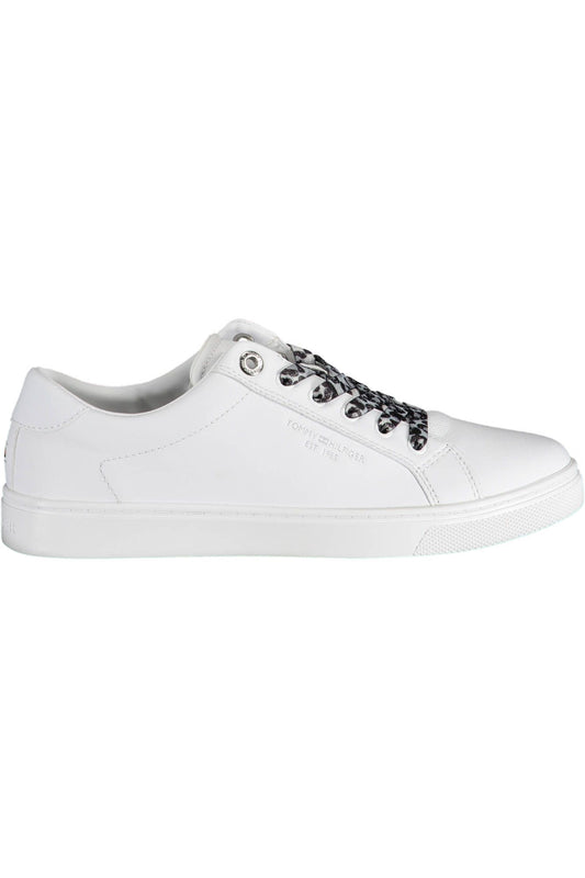 Sleek White Sports Sneakers with Contrast Detail