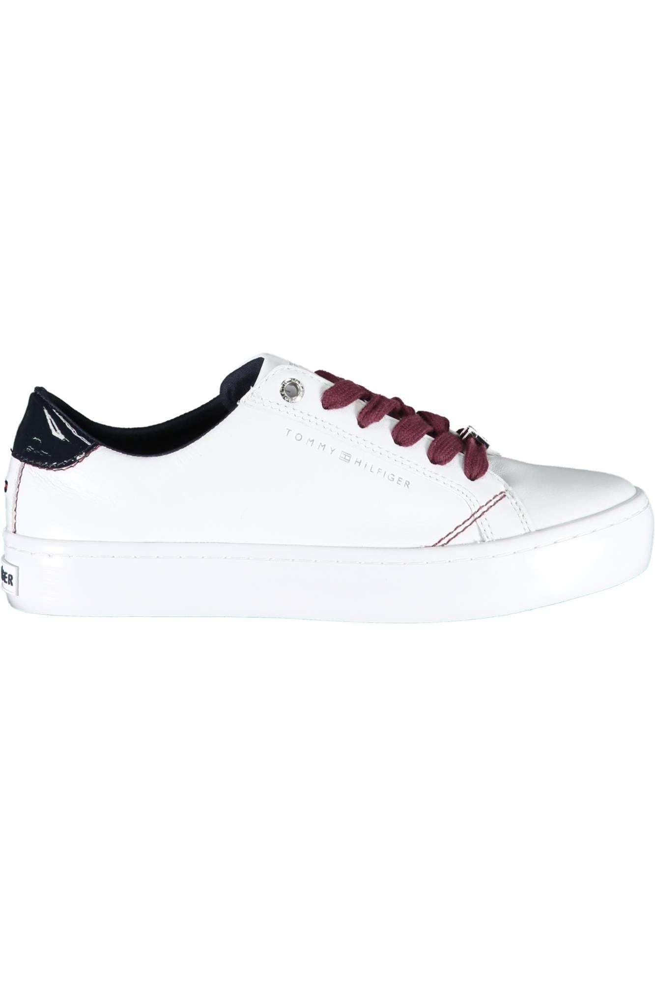 Chic White Leather Sneakers with Contrast Detail