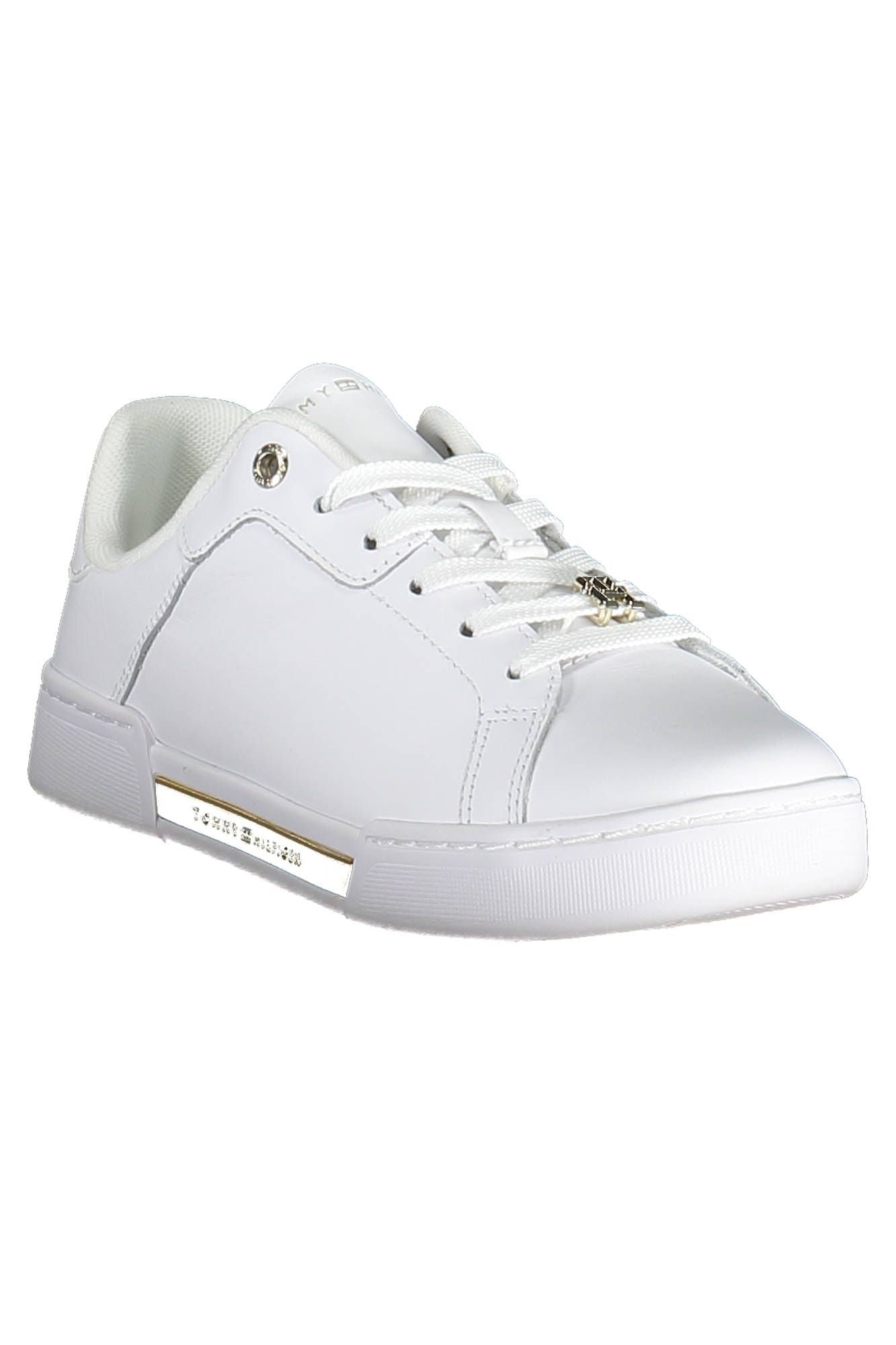 Elegant White Sneakers with Contrasting Accents