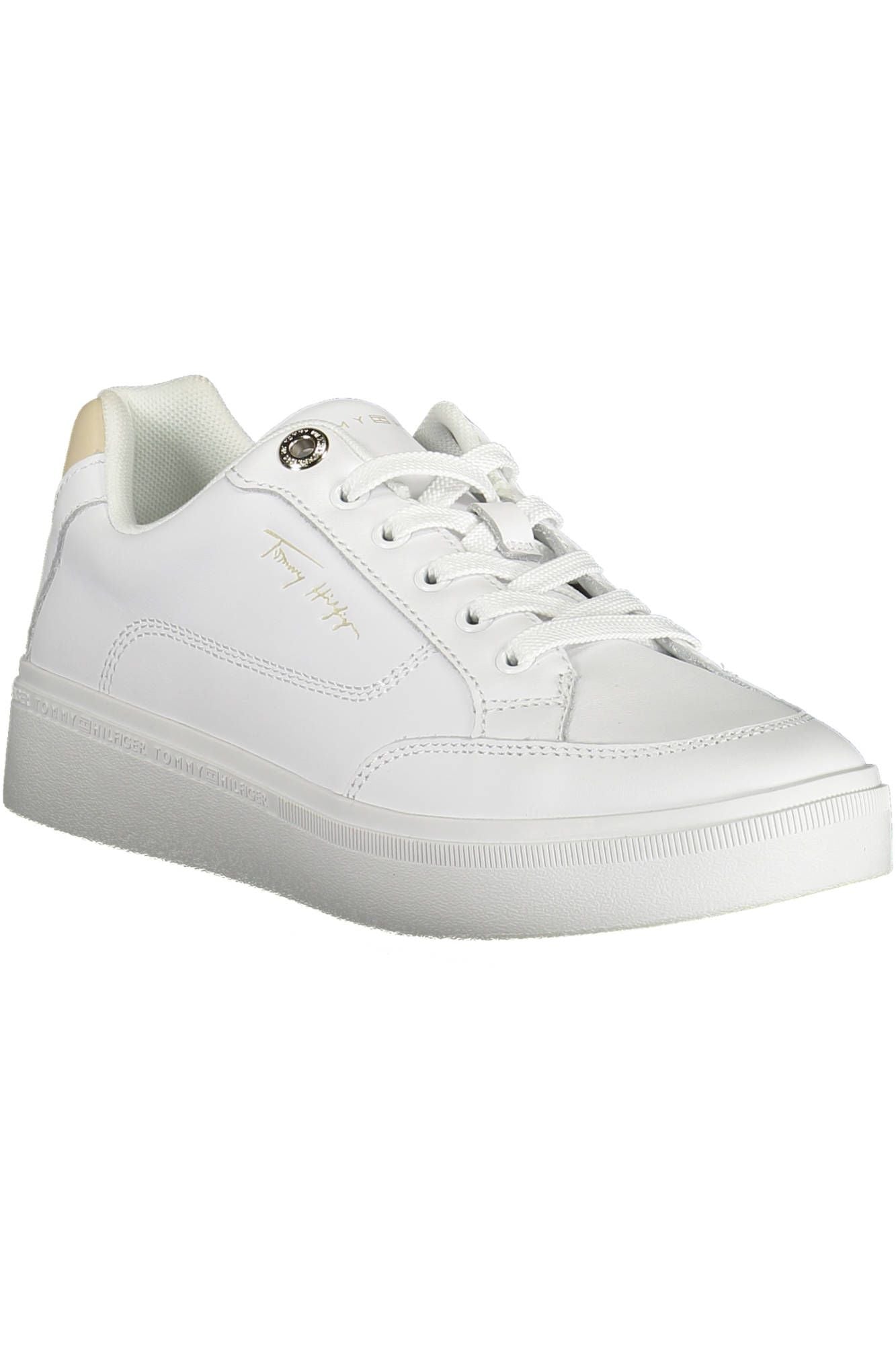 Chic White Sneakers with Contrasting Detail