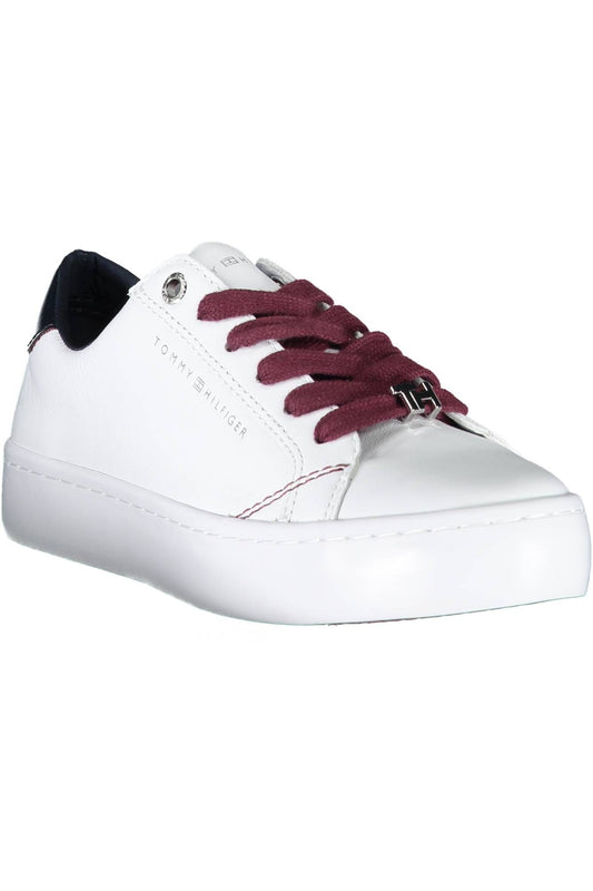 Chic White Leather Sneakers with Contrast Detail