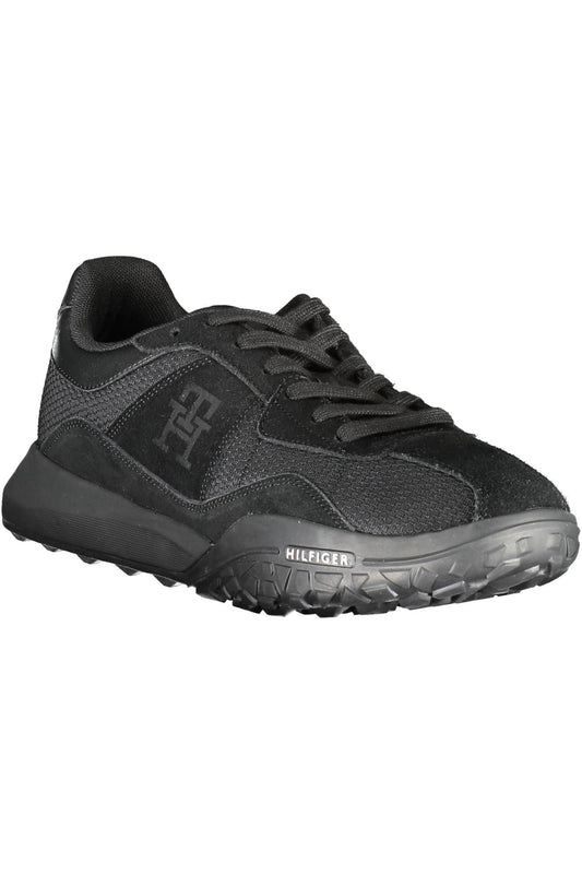 Sleek Black Sports Sneakers with Contrast Detail