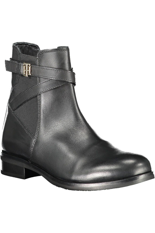 Chic Black Ankle Boots with Contrasting Zip Detail